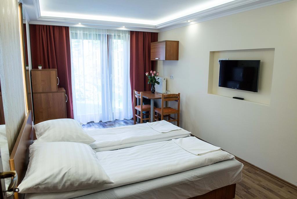 BL.Apartmanház II. Apartment Szeged Ngoại thất bức ảnh